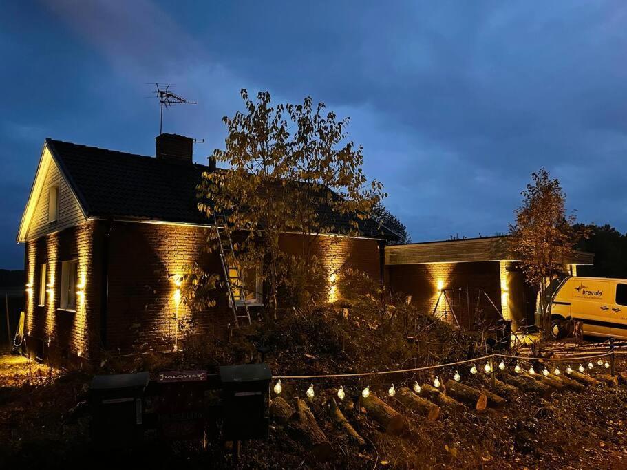 Modernt & Rymligt Sommarhus Pa Landet- Bubbelpool Villa Eskilstuna Exterior photo