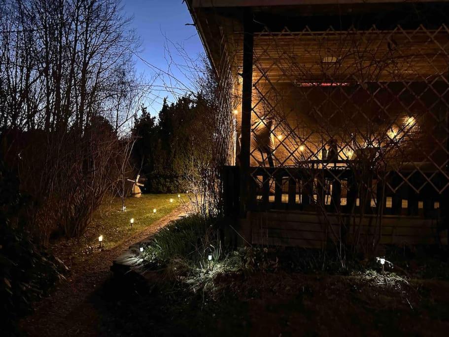 Modernt & Rymligt Sommarhus Pa Landet- Bubbelpool Villa Eskilstuna Exterior photo